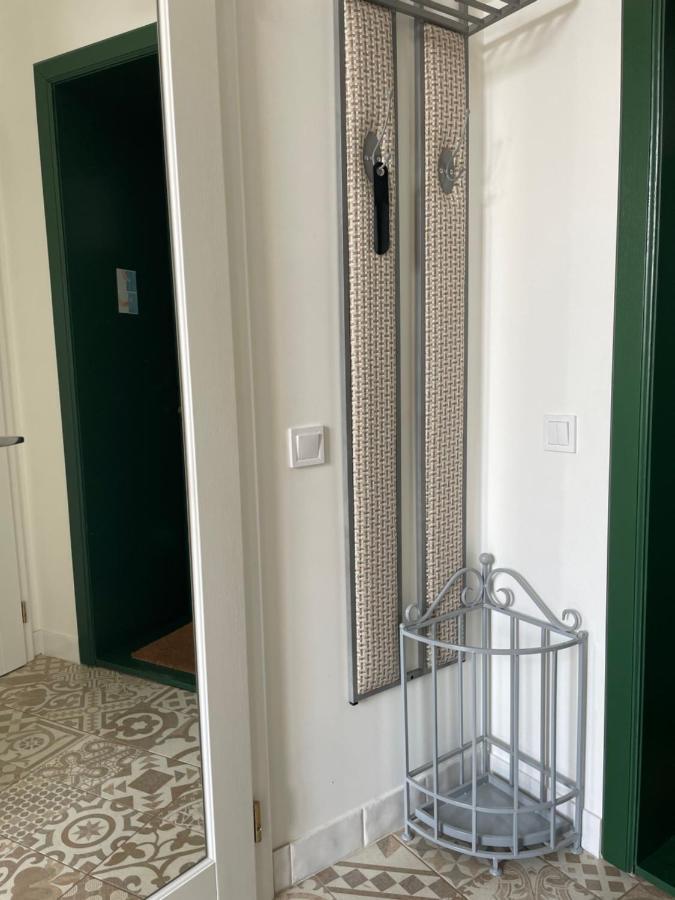 Lux Apartment Studio Berehove  Ngoại thất bức ảnh
